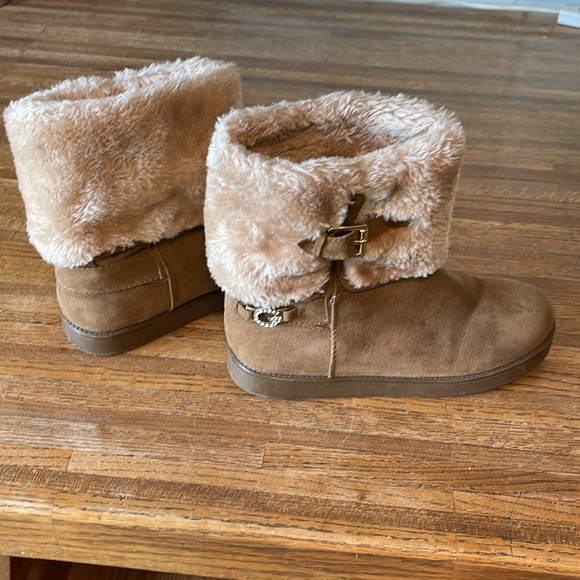 GUESS FURRY TAN SUEDE BOOTS RHINESTONES 9-1/2m - Picture 6 of 9